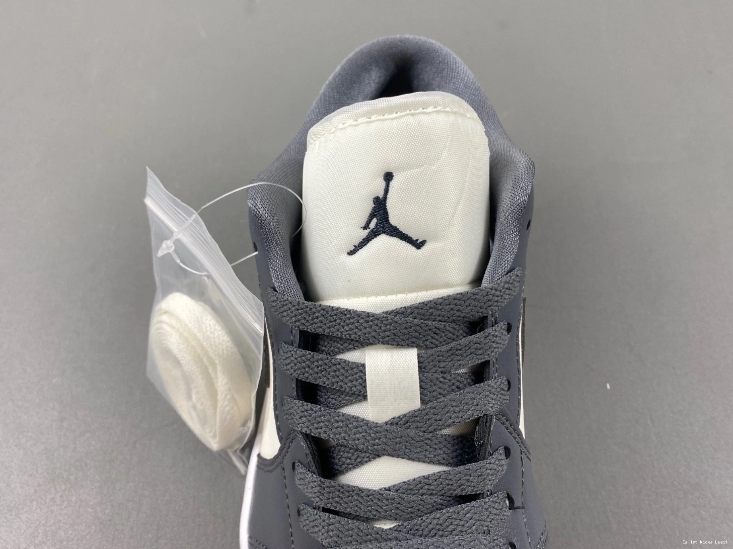 Dark Jordan 1 Grey Low (Women's) DC0774-102 - 1211